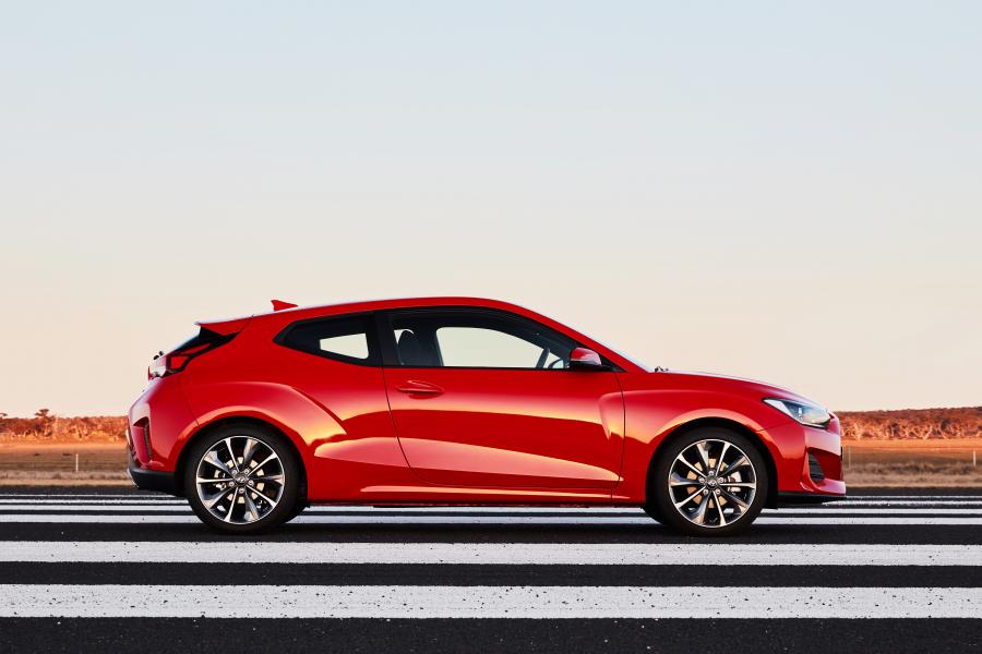  Hyundai Veloster 2.0 L 2019 года  (AU) (фото 13 из 28)